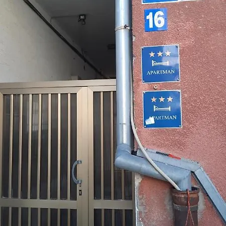 Peninsula Apartman *