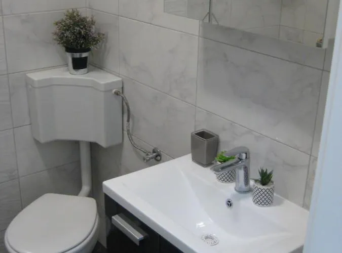 Peninsula Apartman *